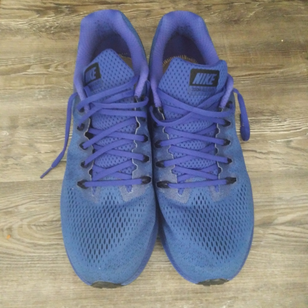 Shoes - Picture 3 of 8